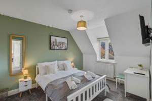 3BR Home Garden Near Hospital Pet Friendly