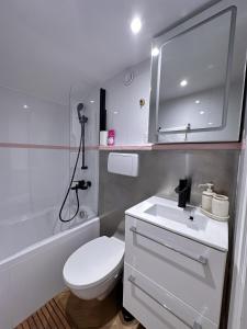Duplex design 2 min de la plage pour 6 Pers