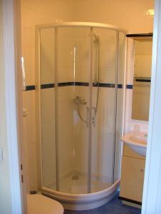 Hotels Hotel Arc En Ciel : photos des chambres