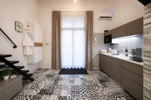 New Luxury Loft Studio in Budapest City Centre, next to Synagogue, near Deák Square, Quiet Courtyard, Air Conditioning, Fast WiFi, Hotel-Level Comfort