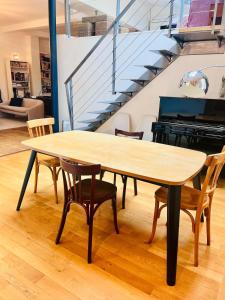 Stylish loft, premium location, 120sqm, 3 Br, AC