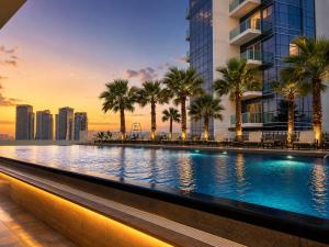 Heaven Escape surrounded by stunning golf view High floor -Netflix-GYM-pool -perfect vacations