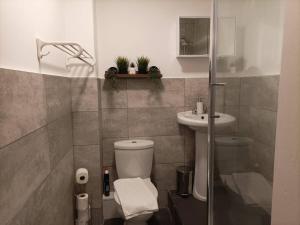 Stylish Cosy Homely 6bed Flat at Salford Precinct