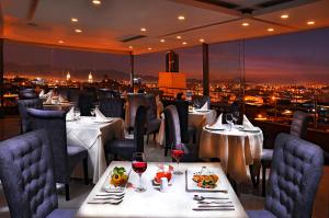 Hotel Fundador by Robles