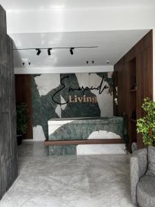 Luxury Dowtown Studio Private Balcony & City Views