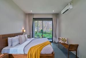 SaffronStays Pickle & Play