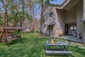 SaffronStays Pickle & Play