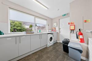 mySTAYINN Telford 7 Bedroom House