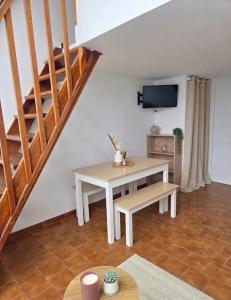 Vue mer T2 duplex plage à 50 m Climatisation 4 personnes et 1 bébé