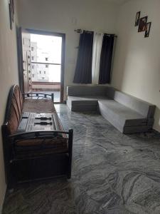 Cozy 2BHK moutain facing view