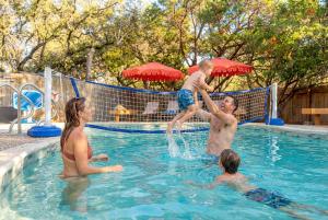 Sleeps 14 Backyard Games Movie Theater Spa
