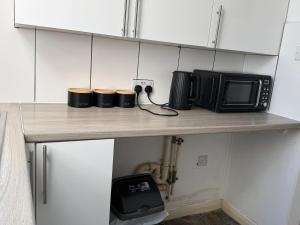 Bright and cozy studio by Brighton Station