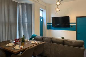 Tudors eSuites - Spacious Apartments in Quiet and Leafy Area #3n5A