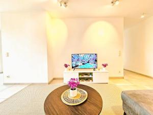 Inviting 3BR Flat w terraces&parking included
