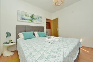 Kristijan Apartment Sleeps 3 with Garden