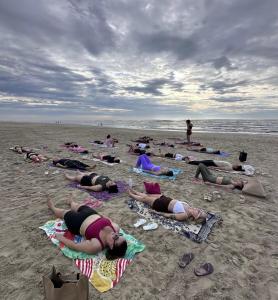 Surf yoga camping