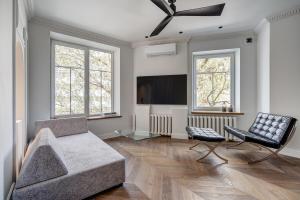 New! Parliament Design Apartment