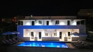 Full Moon Apartments
