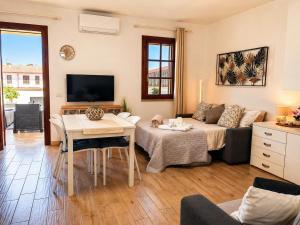WhiteHouse Suite