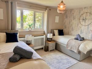 Brand New 2 Bed House - Sleeps 4 - Free Parking - Near HS2 & Drayton Manor