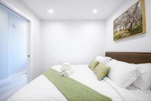 Brand New King Bed Suite Gym UG Park Kensington