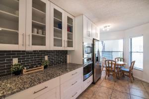4601 W 46th Street court