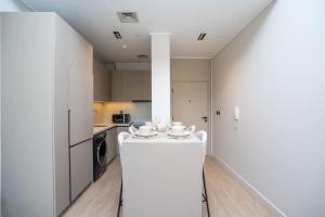 Modern 1-Bedroom Retreat in MBR City