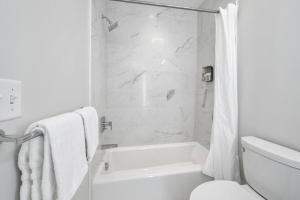 South Slope Asheville Townhome 3 Ensuite Bedrooms