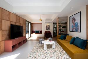 Retro Soul Residence Bait Aseel by Spacey 105