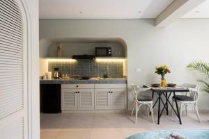 Retro Soul Residence Bait Aseel by Spacey 105