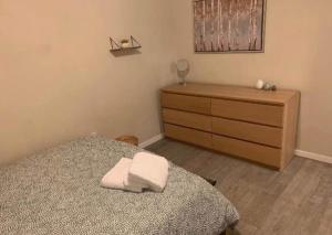 Cozy 2BR Basement Suite - FIFA Ready and Easy Access