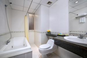 Lakeside Palace Hotel