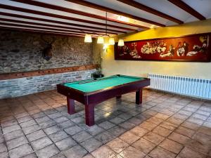 Casa Rural piscina y vistas al Cadí