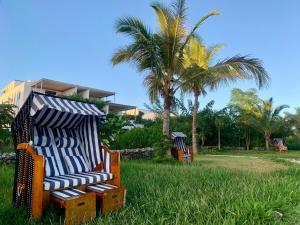 Your getaway in nature! Private garden & pool view