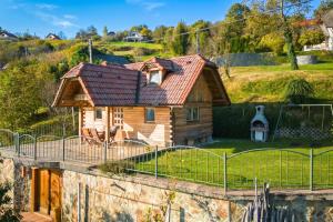 Vineyard Chalet Hansel and Gretel - Happy Rentals