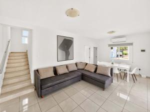 Chris Family Villa - Walk to Fig Tree Bay