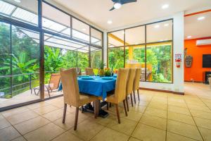 Sleep 10-pool-jungle-Jaco area-Private-5 bedroom
