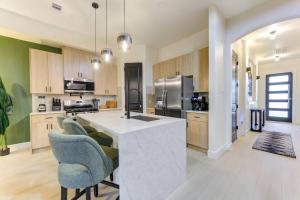 Brand New 4BR | NRG | Med Center | Outdoor Dining