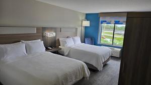 Holiday Inn Express Hotel & Suites Tipp City by IHG