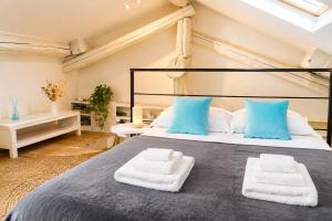 2 Levels Navigli family Loft - 110mq, 2BR, 2Bath, 6 guests