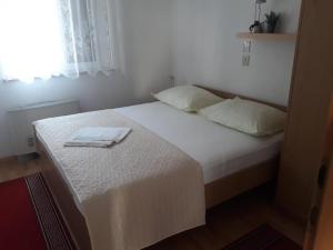 Apartments by the sea Baska Voda, Makarska - 25784