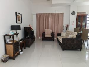 Penang Gelugor Landed House 4Rooms 3 Bathrooms