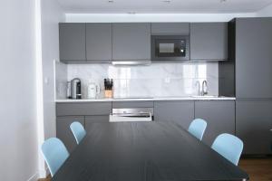 Spacious One Bedroom Apartment near Eiffel Tower