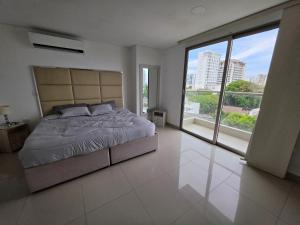 Chic Luxury Penthouse Airport-Beach-Rooftop Pool