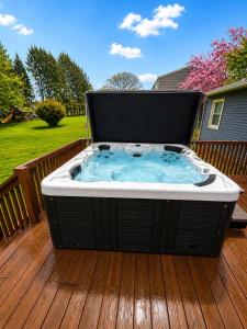 Cozy 5BR Retreat Game Room Rochester Suburb Area