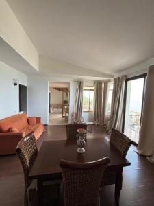Villa rosa fronte mare