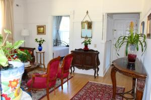 1932 Eduardian San Rafael Home, 3 bed 2 bath upstairs flat