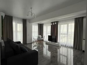 Seaside Escape - Luxury Apartment