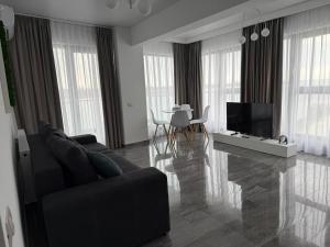 Seaside Escape - Luxury Apartment