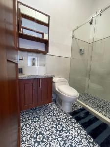 Suite Colonial Moderna con Balcón